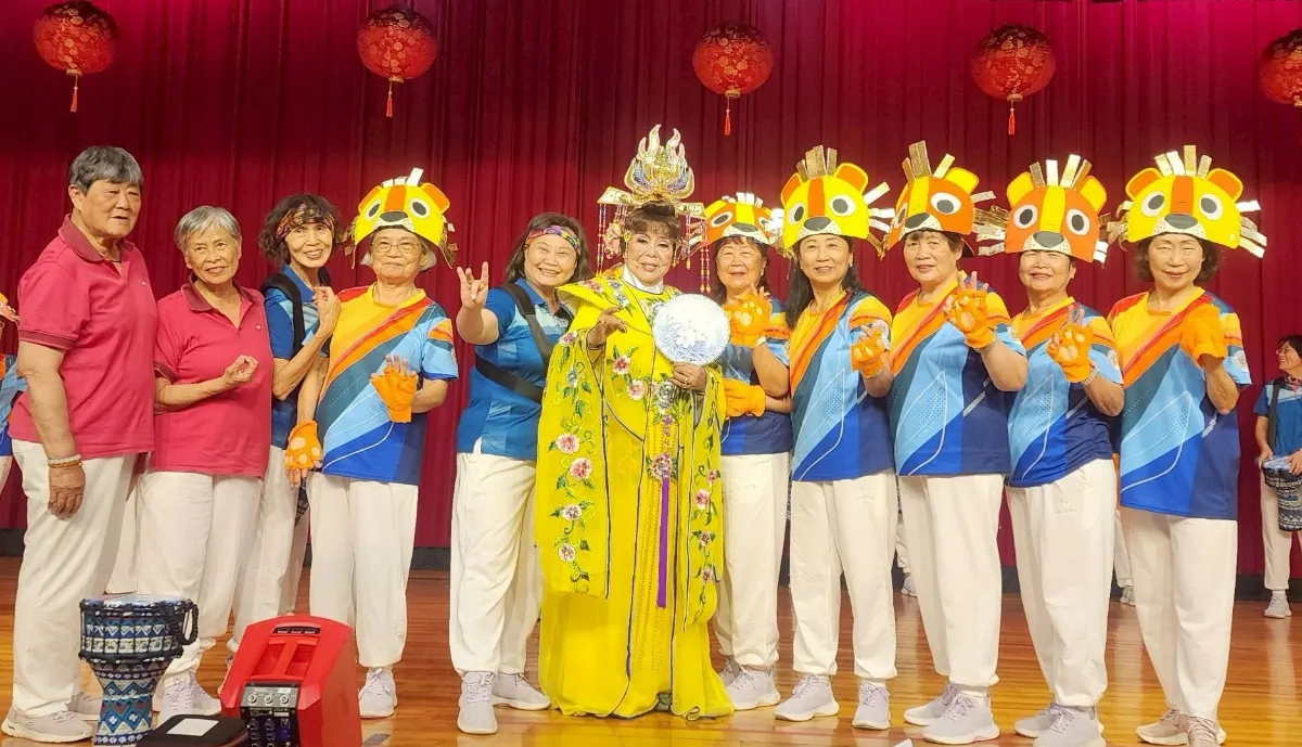 一圓戲曲夢　榮家90歲長輩登台過戲癮