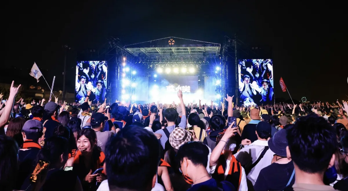 年輕音浪在鹽埕 大港開唱前夜祭美食音樂快閃
