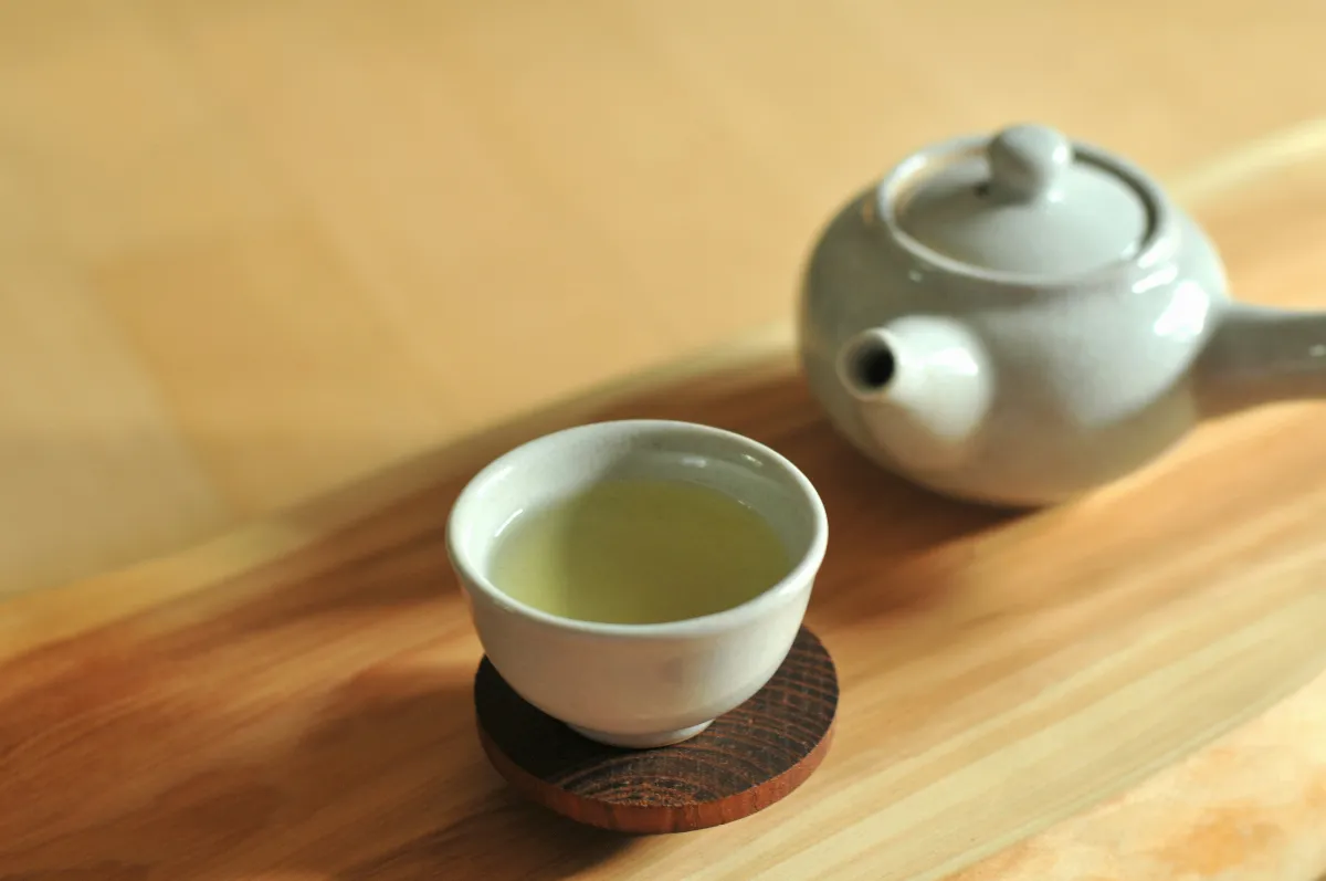 綠茶雖護血管 醫提醒勿早晨空腹飲用增負擔