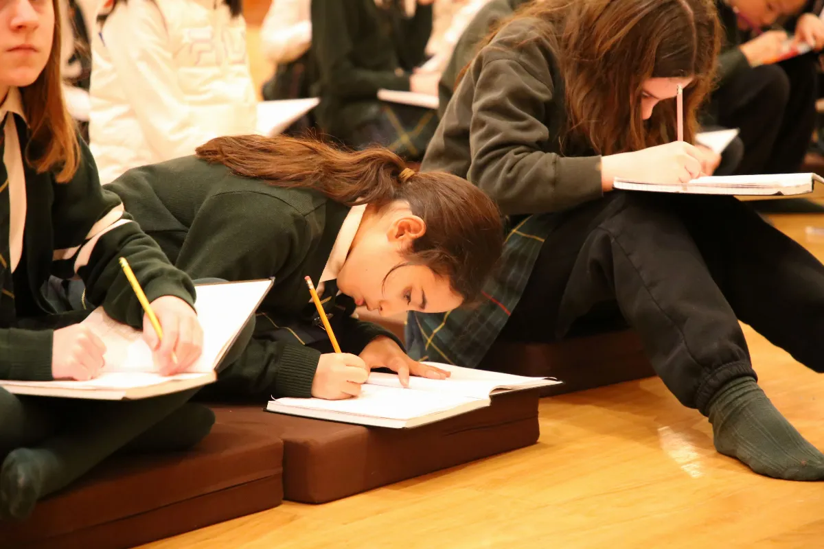 Students Explore Buddhist Culture and Three Acts of Goodness at Fo Guang Shan Temple of Toronto
