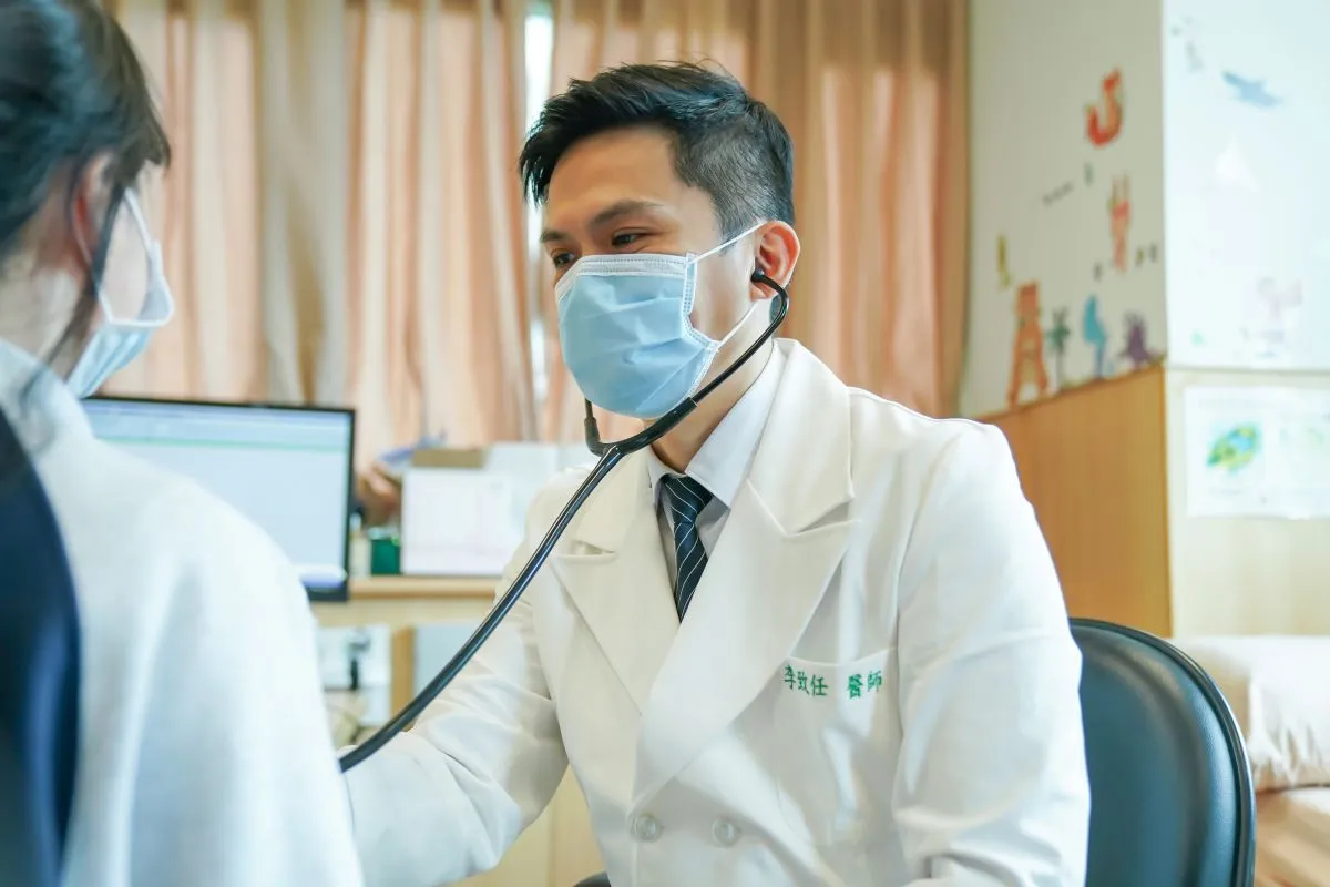 兒童血便不只是便祕 大腸鏡微創切除息肉