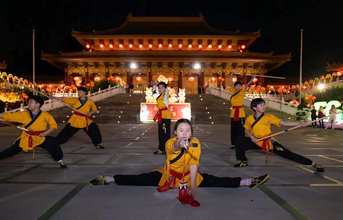BLIA Los Angeles Chapters Host Lunar New Year Lantern Festival at Hsi Lai Temple, Promoting Harmony and Shared Prosperity