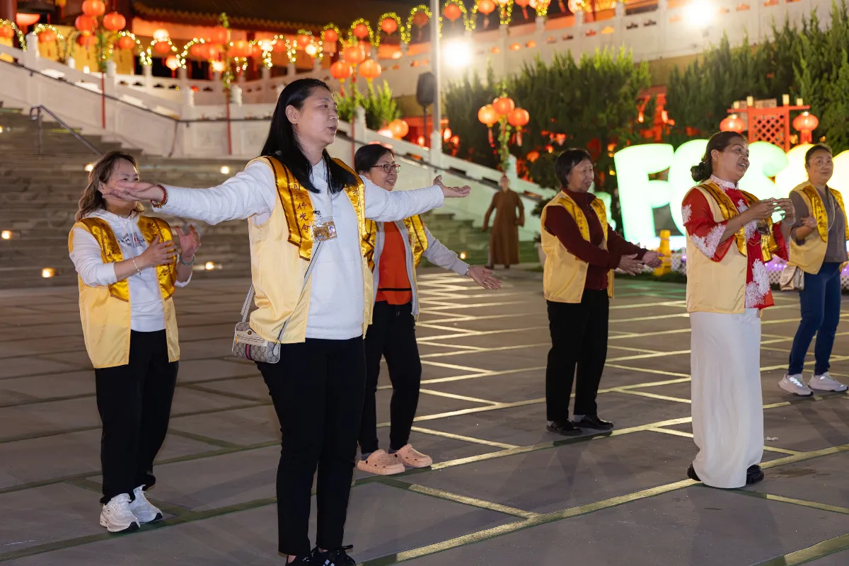 BLIA Los Angeles Chapters Host Lunar New Year Lantern Festival at Hsi Lai Temple, Promoting Harmony and Shared Prosperity