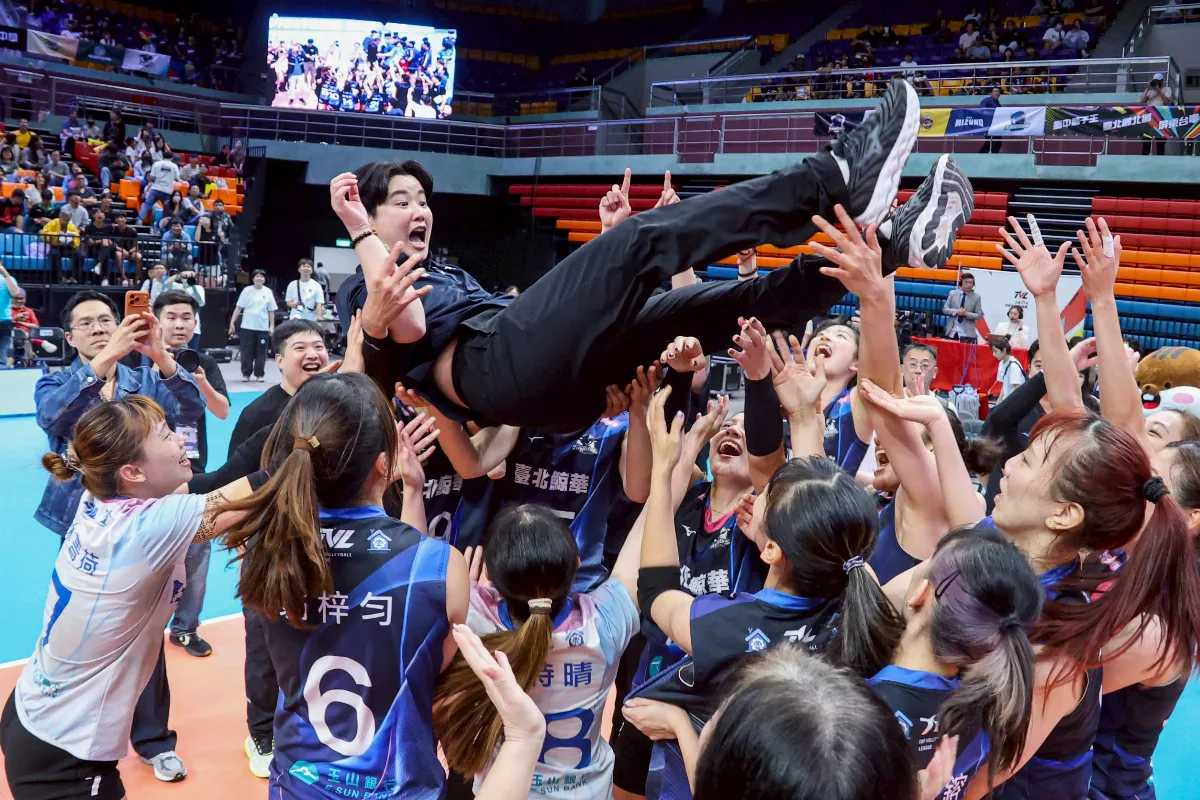 排球／戰到黃金決勝局！ 鯨華連霸、美津濃首封王