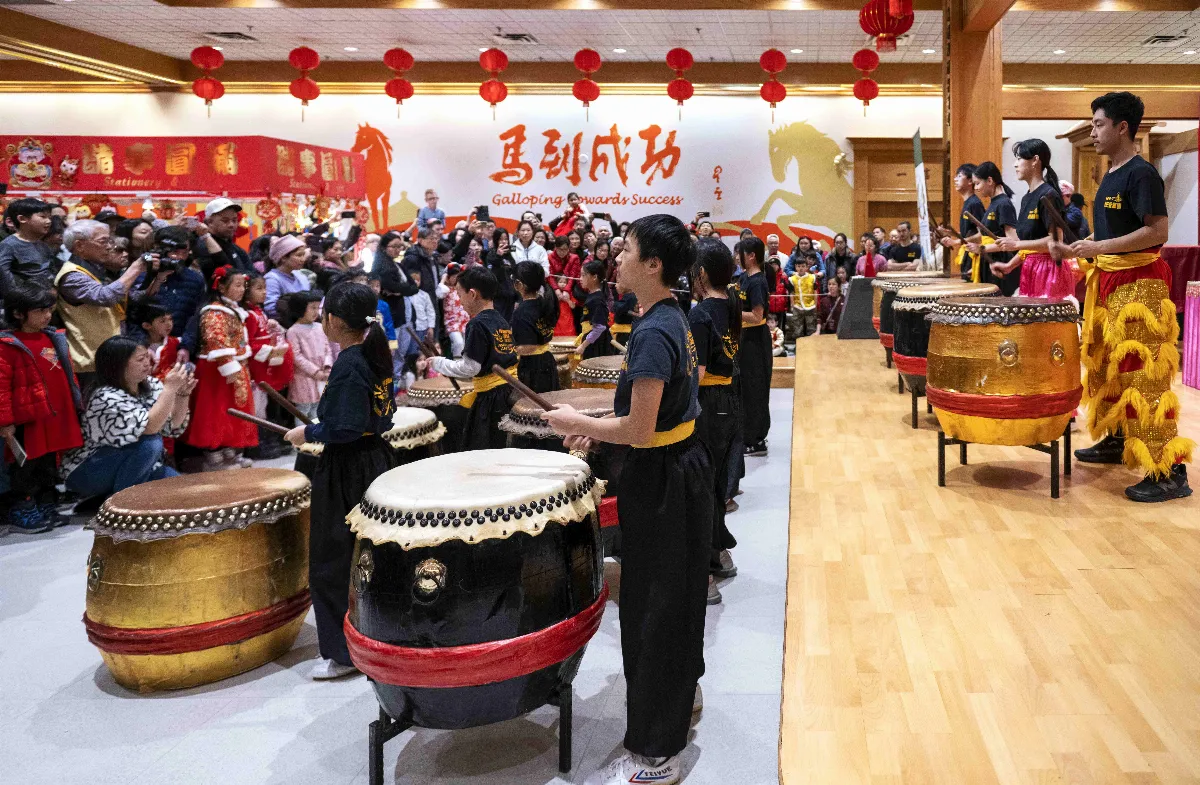 Fo Guang University Interns Turn Temple Wall into Lunar New Year Highlight at Fo Guang Shan Toronto