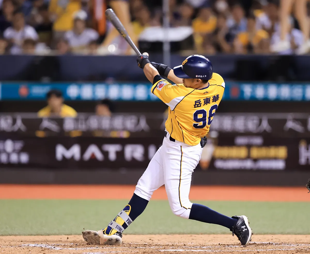 中職／中信兄弟公布調薪結果 岳東華簽下長約