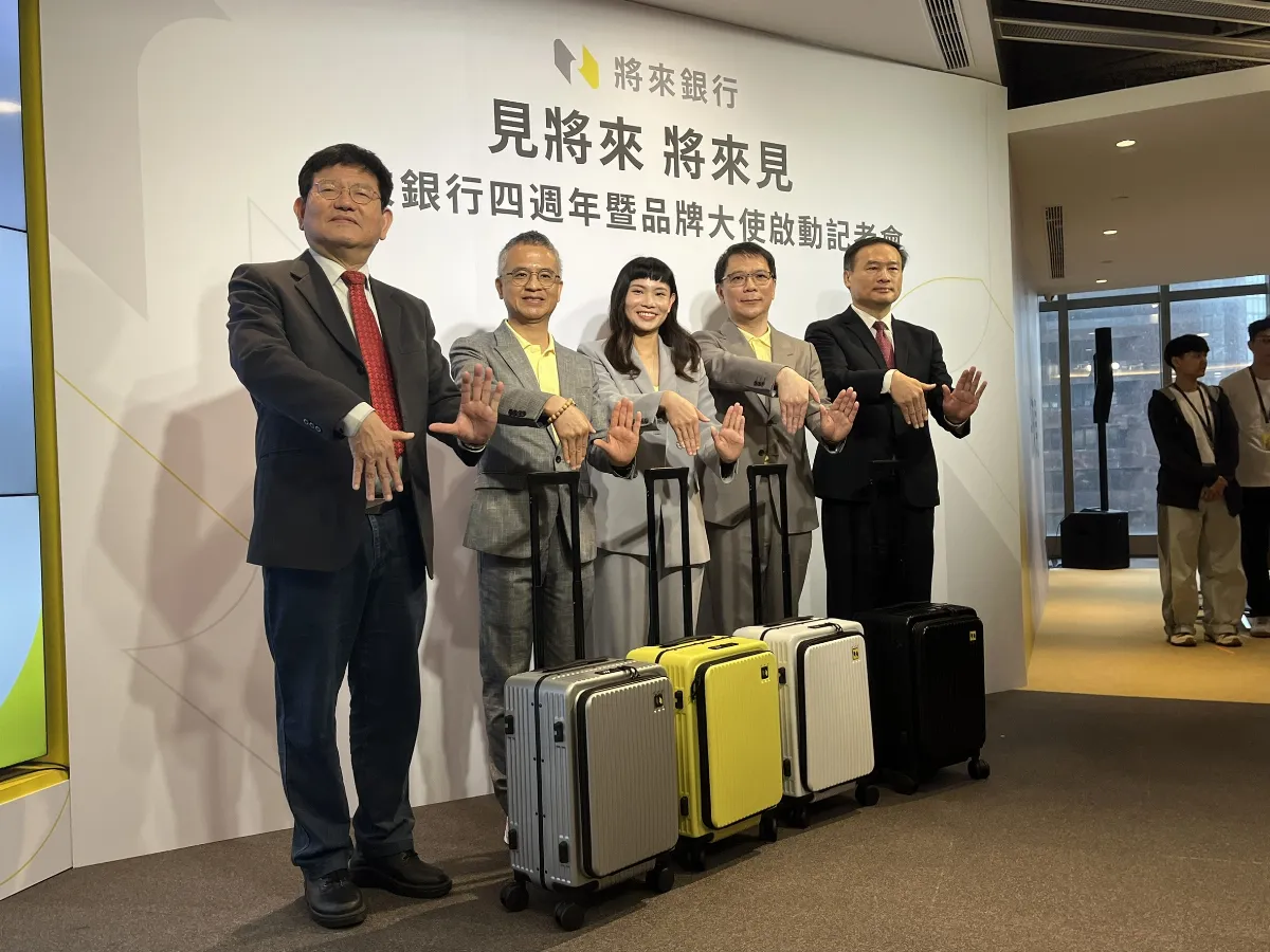 羽球／小戴享受退休生活 跳傘解鎖人生成就