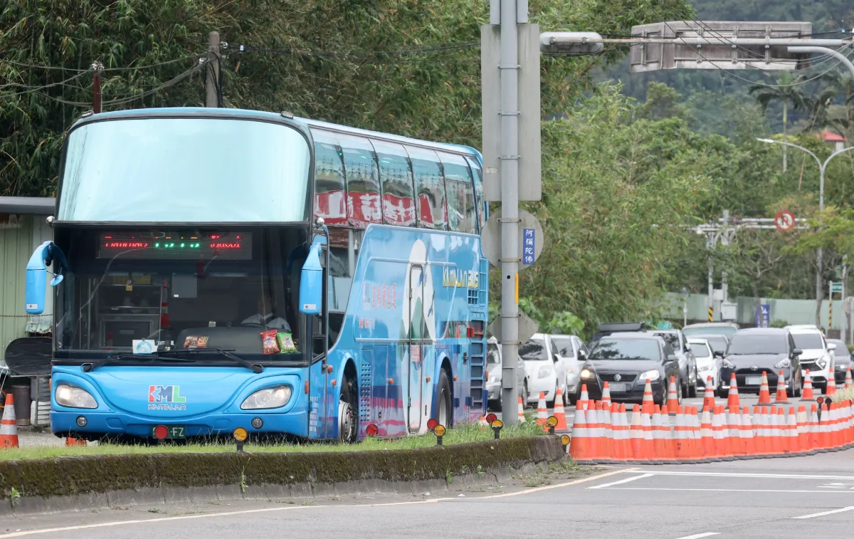 清明連假避國5塞車 搭客運比開車快至少30分鐘