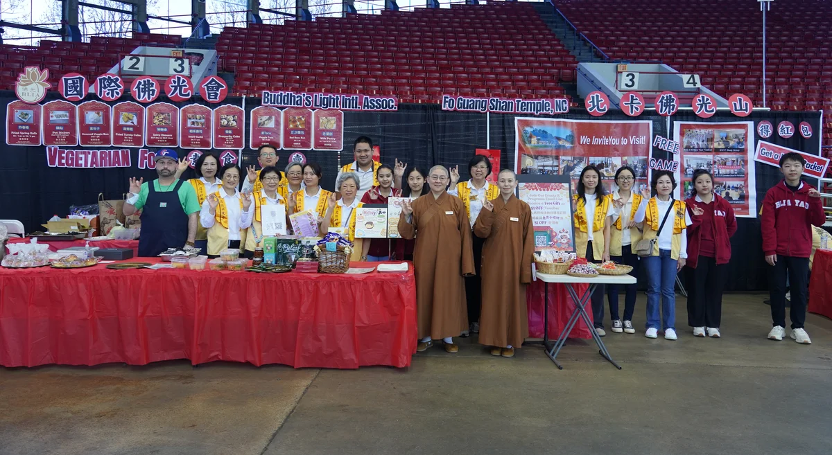 Lunar New Year Gala Attracts Large Crowds in the Triangle Region, with BLIA Showcasing Cultural Traditions and Vegetarian Cuisine