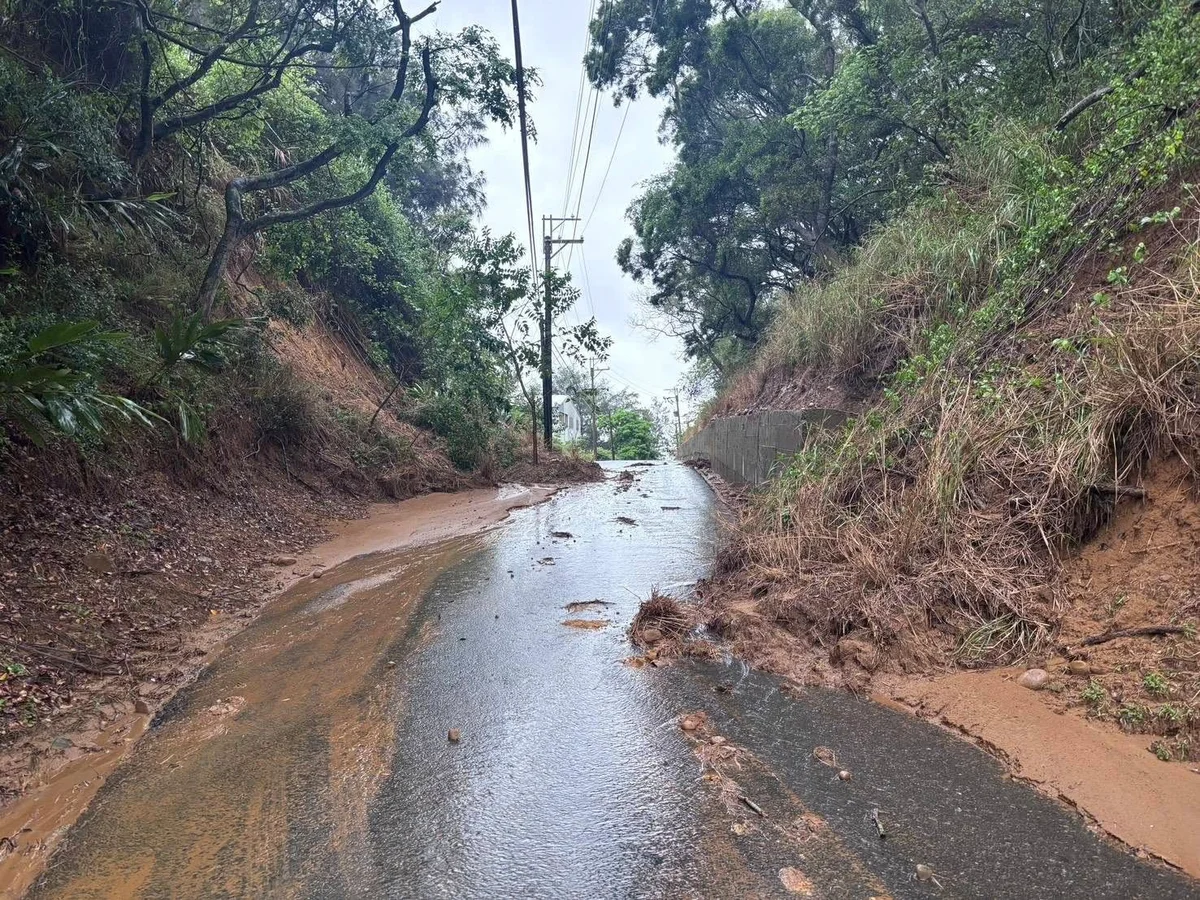 苗栗大雨成災 部分道路受阻搶修
