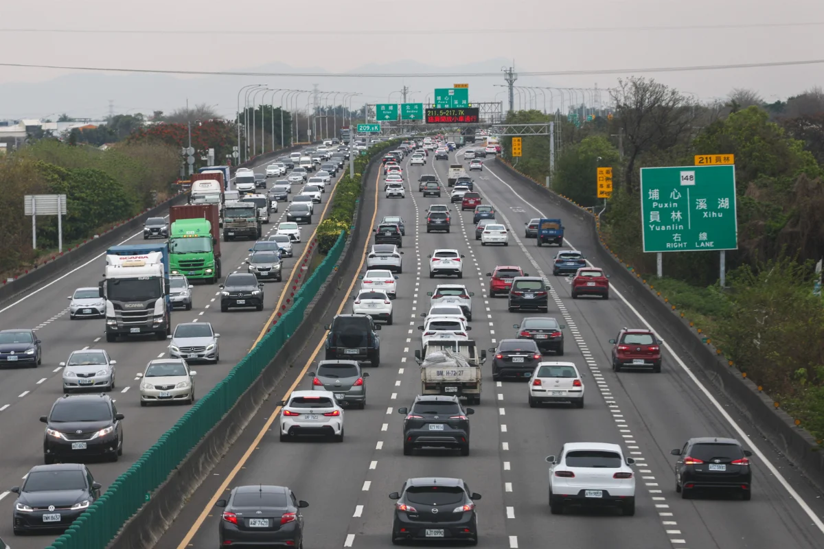 收假日車潮湧現！國5北向恐再壅塞 高公局籲9點前上路