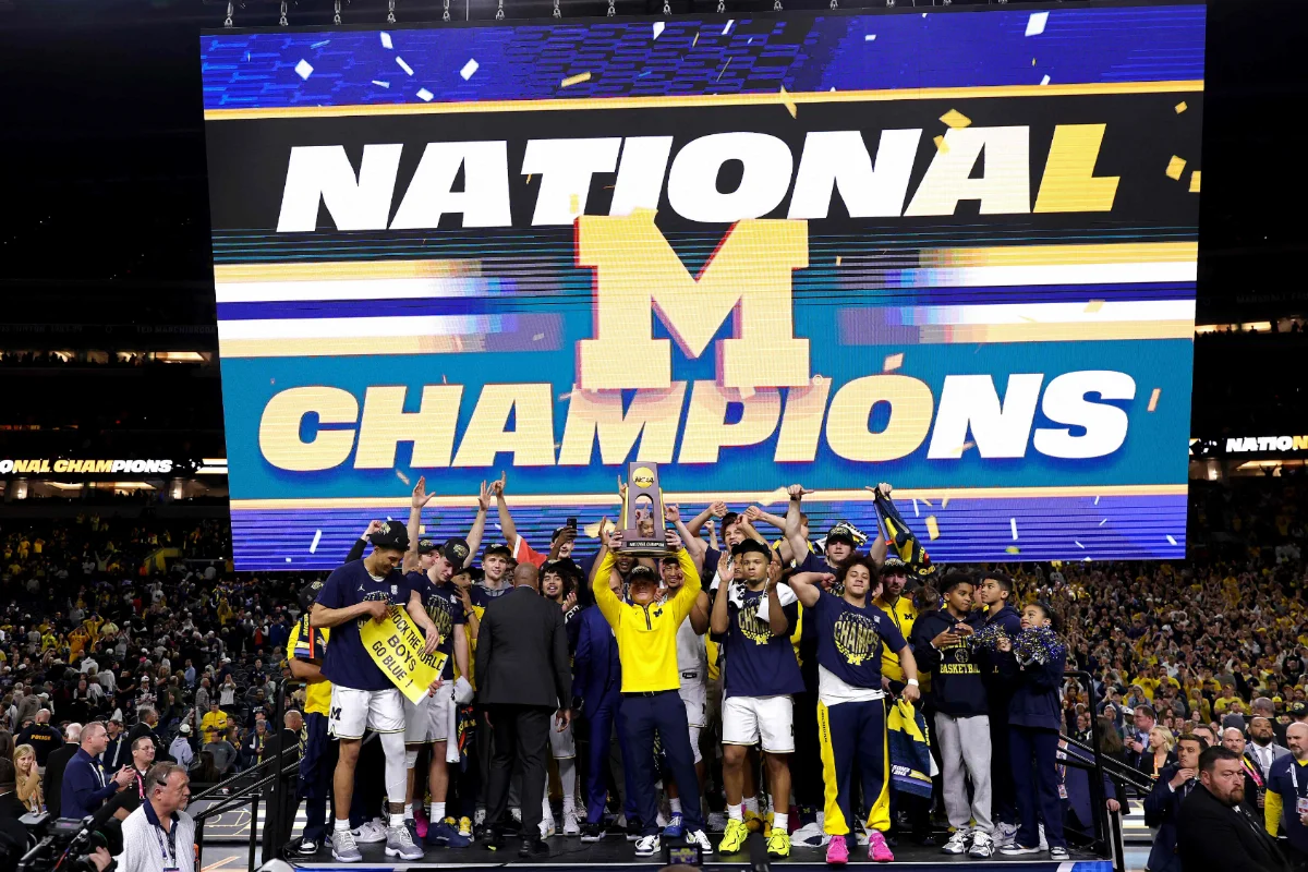 NCAA／全場僅兩顆三分 密西根輾過康乃狄克相隔37年奪第2冠
