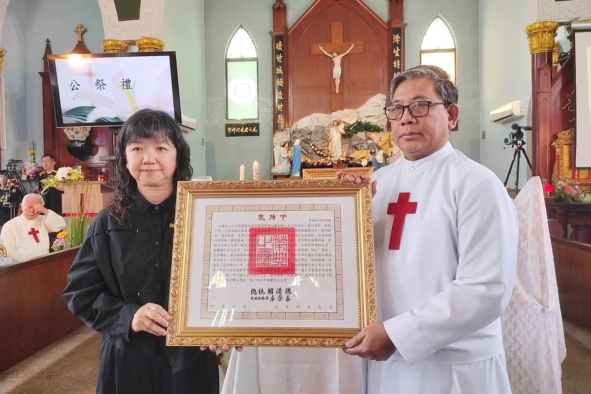蘭陽舞蹈團創辦人秘克琳神父辭世 文化部代表頒贈總統褒揚令
