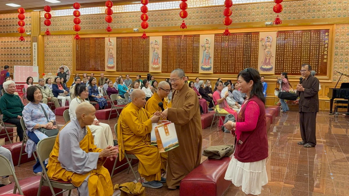 Vietnamese Guanyin Compassion Practice Center Makes First Lunar New Year Visit to Xiangyun Temple in Austin