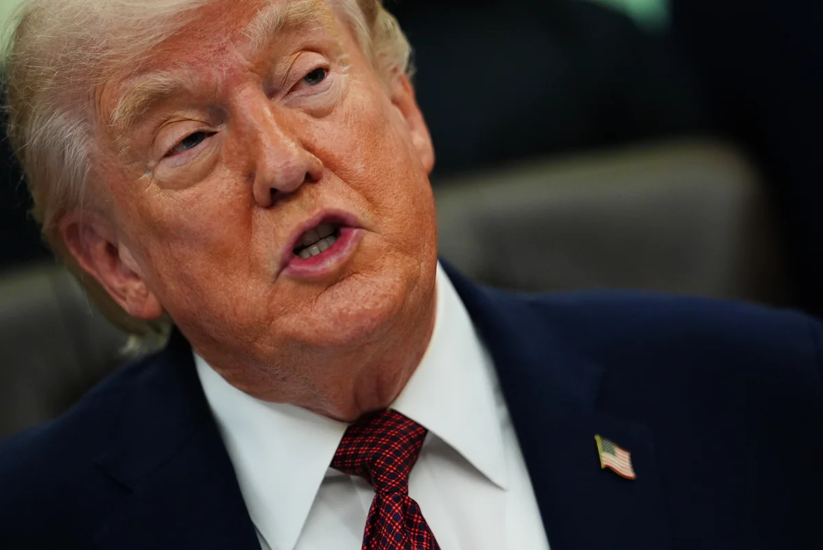 社論--世界民主大倒退