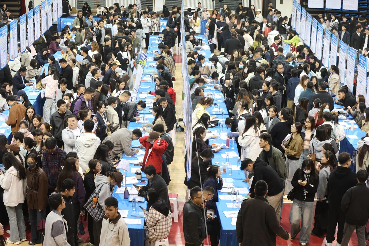大陸青年失業率高 多地鼓勵大學畢業生回技校進修