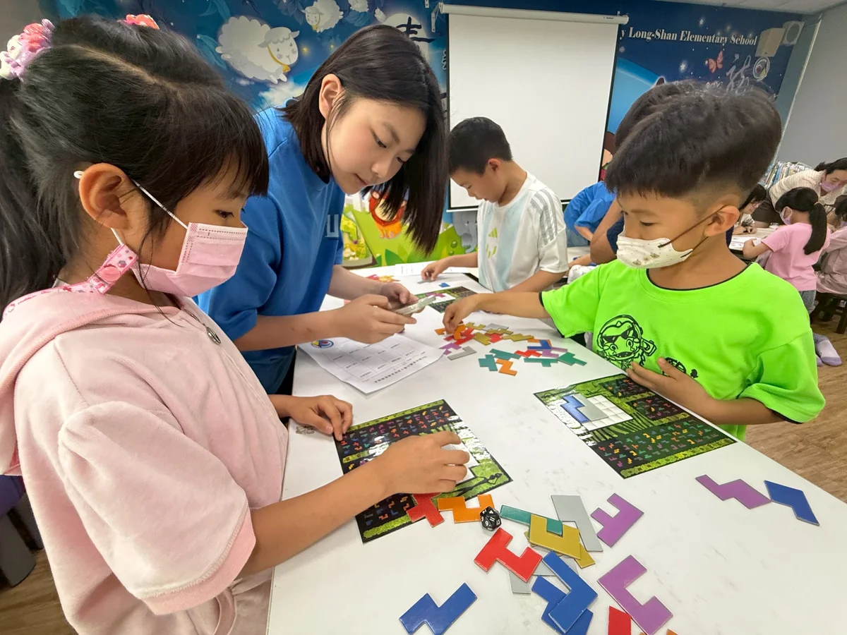 遊戲中學會思考 偏鄉學童玩出數學力！