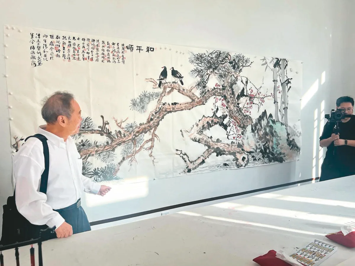 兩岸藝術家 即席創作和平頌水墨畫