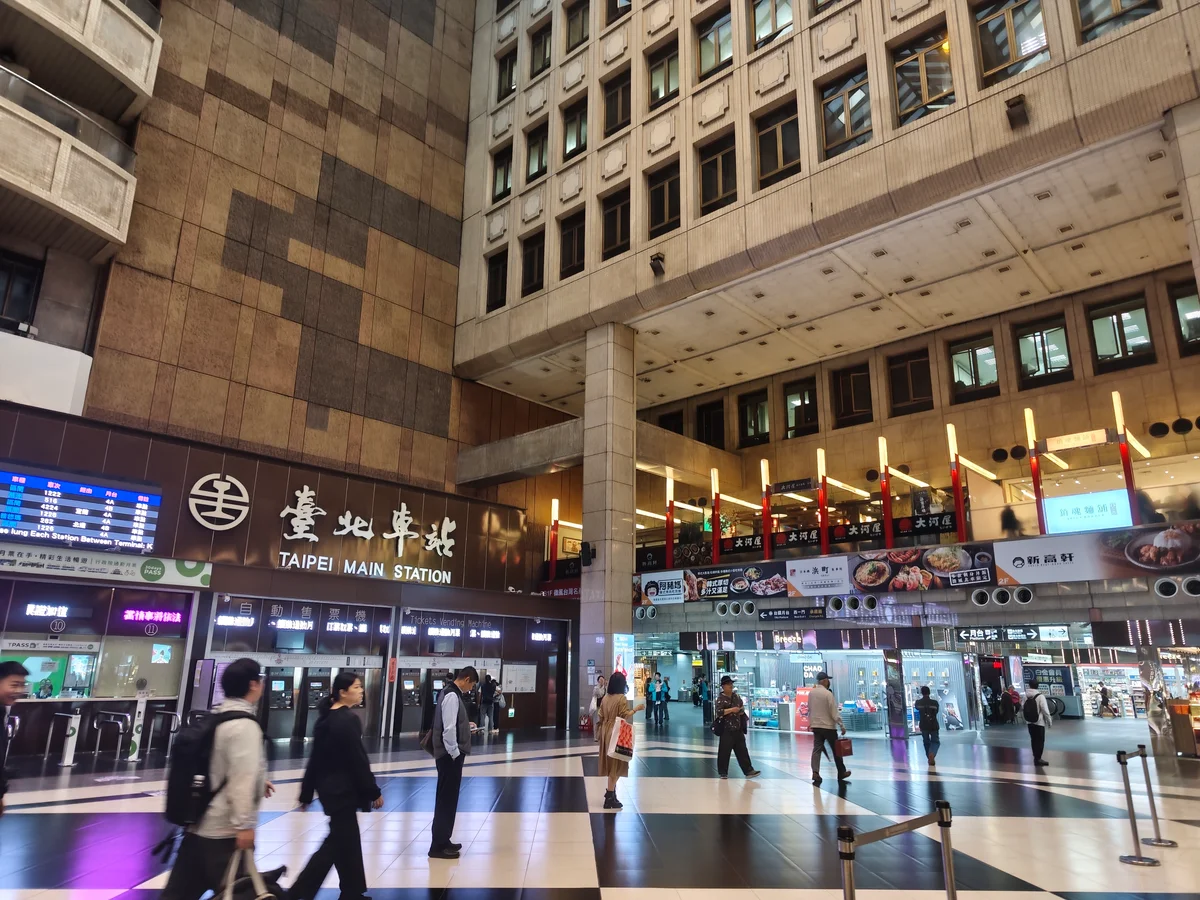 新光三越搶下北車商場經營權 微風將提異議