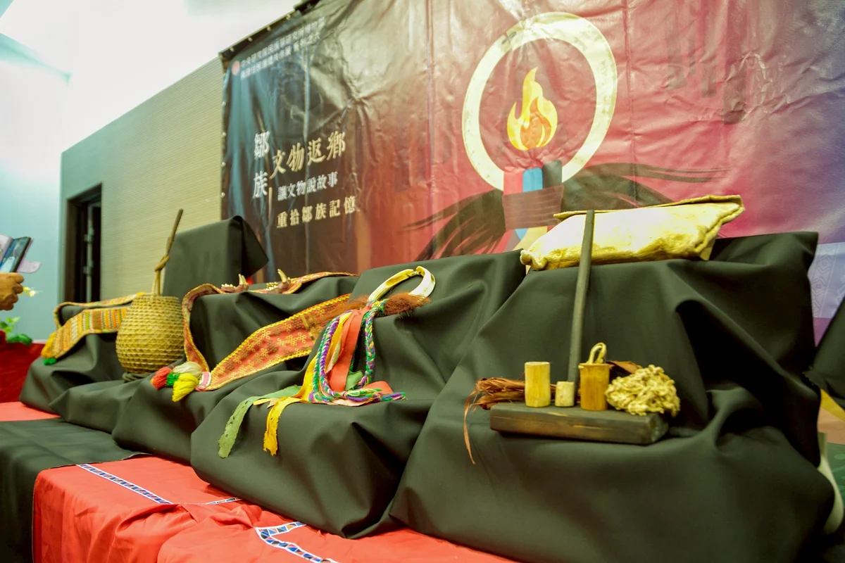 鄒族文物返鄉 45件國家珍藏文物重返達邦