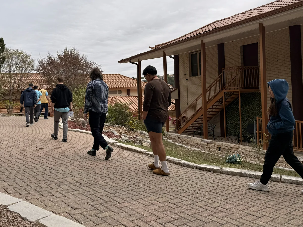 Three-Day English Meditation Retreat at Xiangyun Temple Concludes Successfully: Cultivating Precepts and Mindfulness in Stillness and Activity