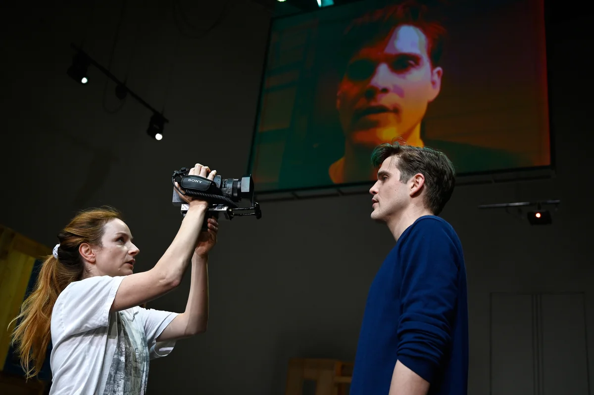 誰有權述說家的故事？魯賓《不過就是世界末日》明開演