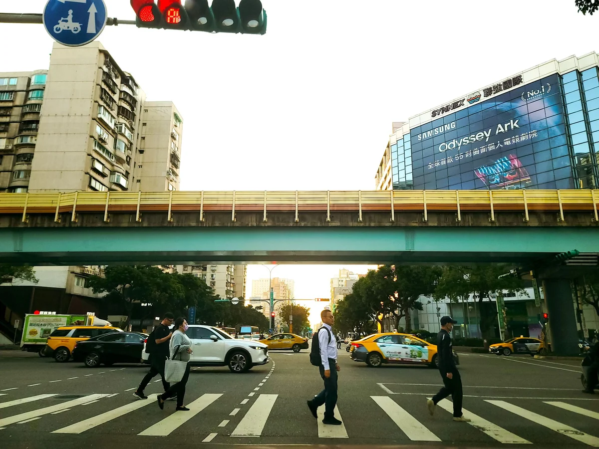 五一改全國放假！兩派民眾上網發怨文