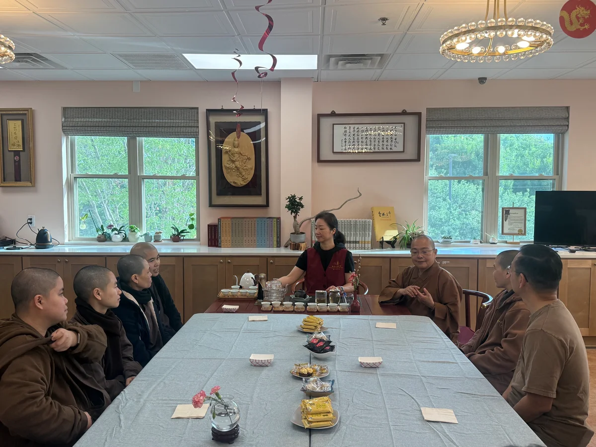 Vietnamese Monastics and Lay Followers Visit Xiangyun Temple in Austin to Exchange Insights on Localizing Buddhist Communities