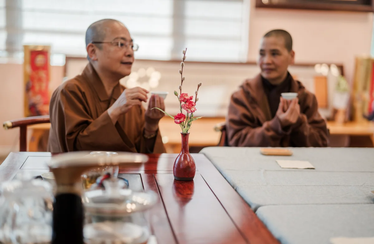 Vietnamese Monastics and Lay Followers Visit Xiangyun Temple in Austin to Exchange Insights on Localizing Buddhist Communities