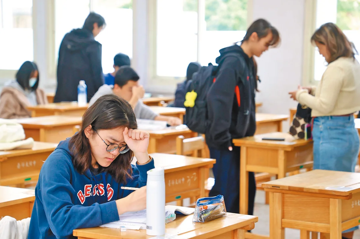 117學年升大學 近半科系不看數學